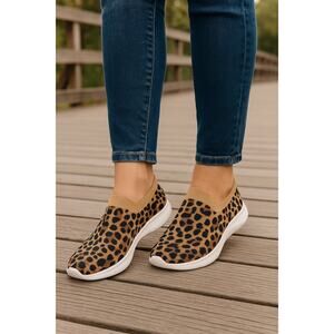 Blondo Karen Waterproof Leopard Knit Slip-On Sneaker 8M Women Stylish Comfort